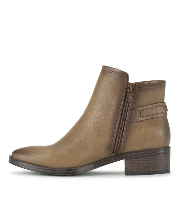 Women Baretraps Booties Maddy Bootie Truffle