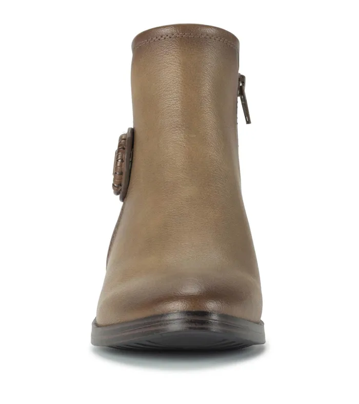 Women Baretraps Booties Maddy Bootie Truffle