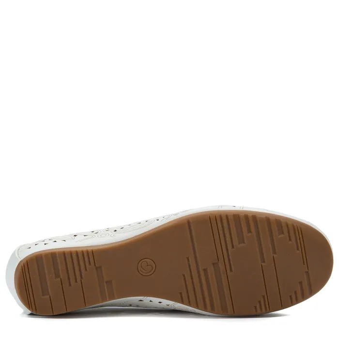 Women Baretraps Flats and Loafers Mariah Casual Flat White