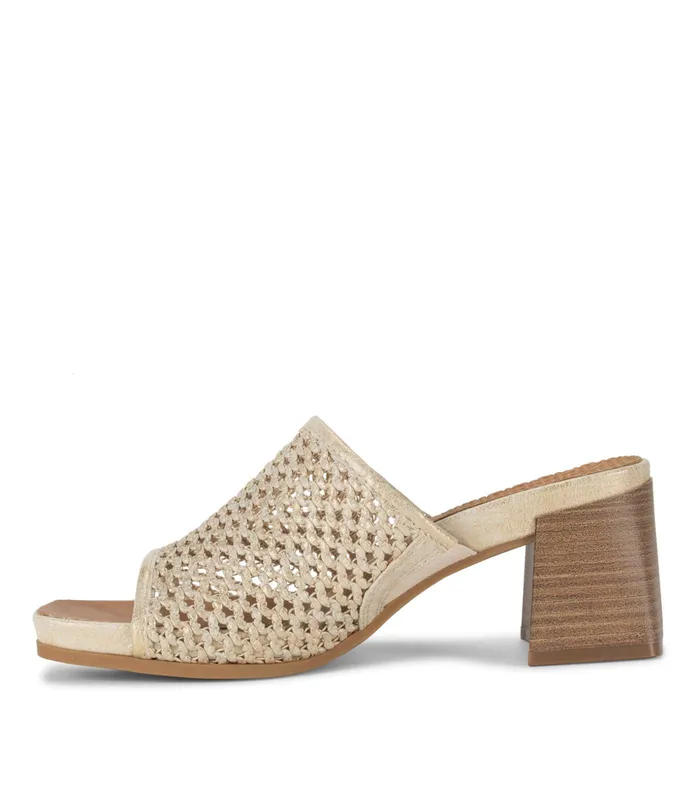 Women Baretraps Posture Plus Sandals Brenda Block Heel Sandal Light Gold