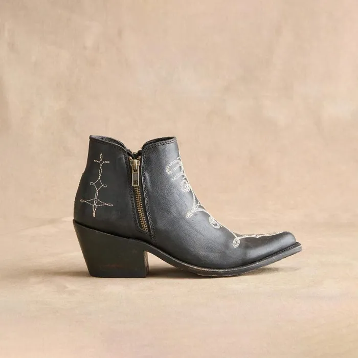 Women Sacred Valley Boots Black Sundance Catalog Boots